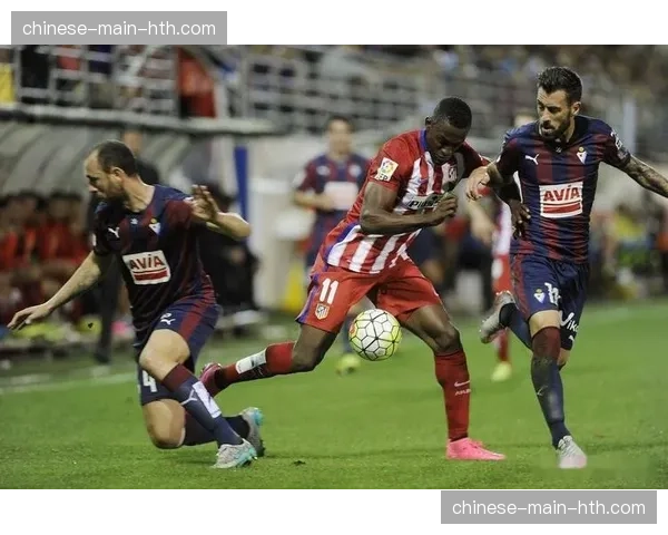 皇家与老虎上演打击战，合计32支安打，皇家14-12险胜